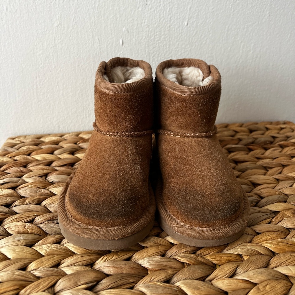UGG Jona Boot - Picture 3 of 4